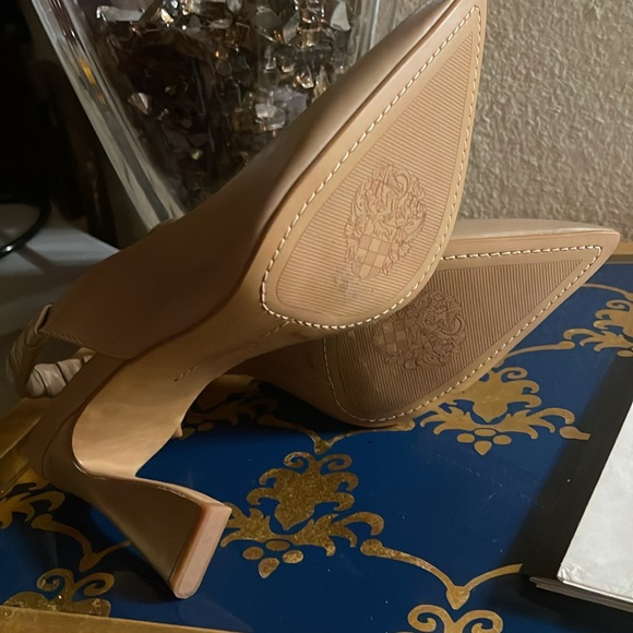 Vince Camuto sling back tan heels - Picture 7 of 8